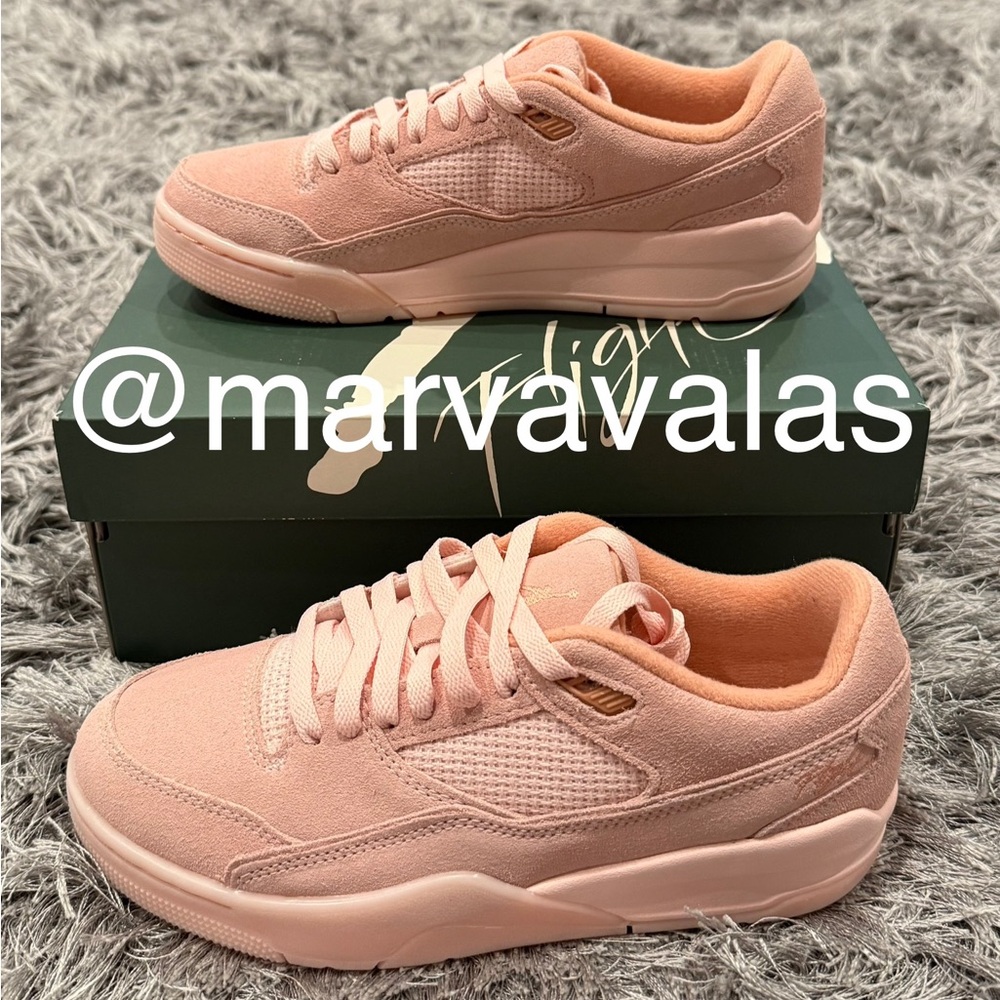 Jordan Flight Court Atmosphere. Womens 7 or 8